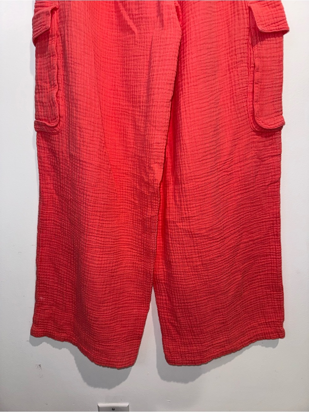 Aerie Gauzy High Waisted Cargo Pant
Jordyn size small regular NWT - Picture 10 of 13
